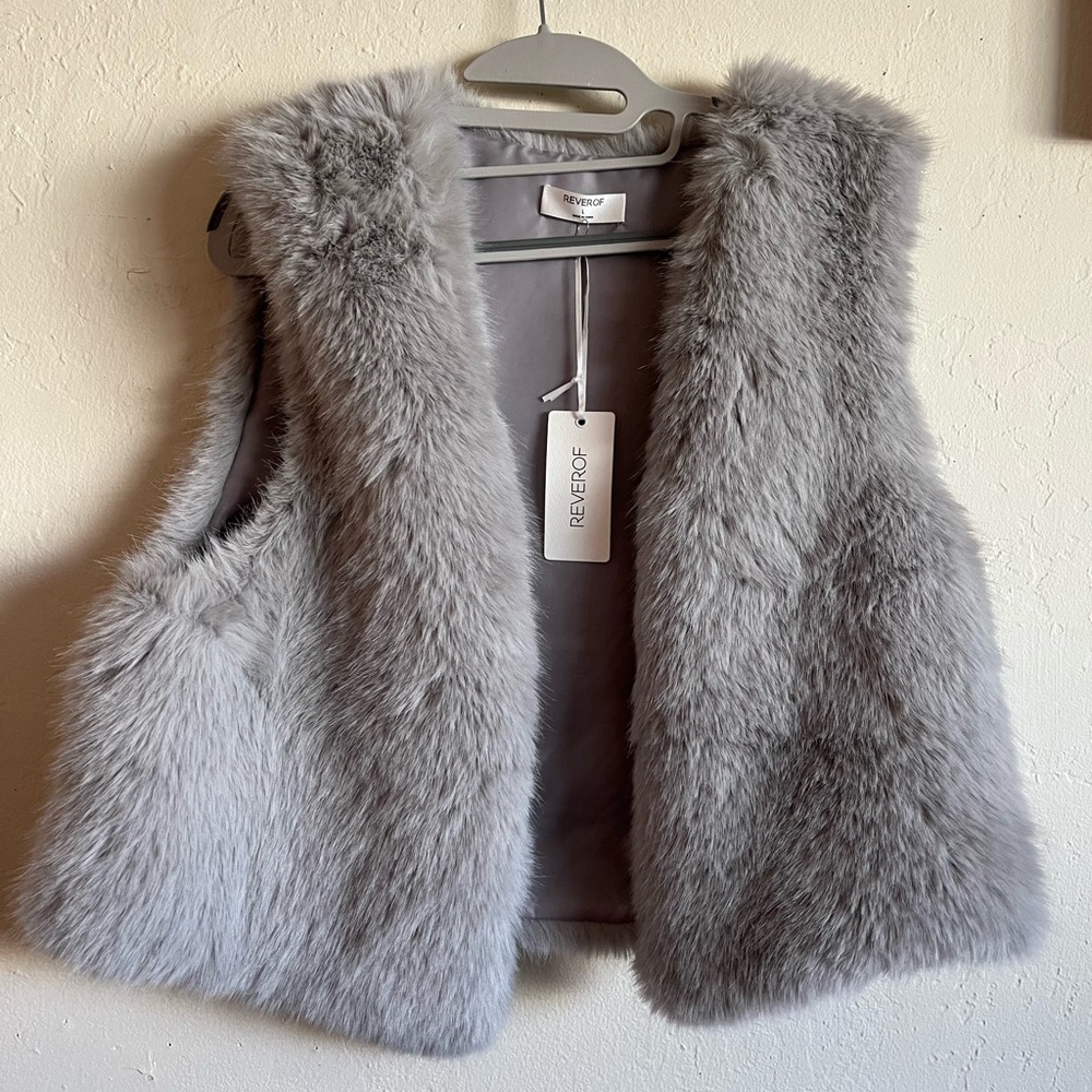 Elegant Gray Polyester Vest